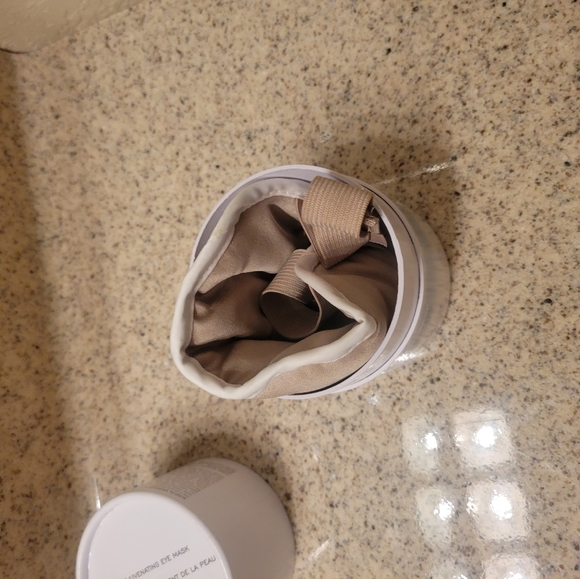 Iluminage Skin Rejuvenating Eye Mask - Picture 8 of 11